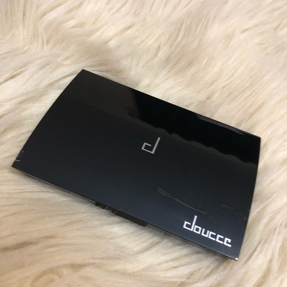Douce eyeshadow palette - Picture 5 of 5